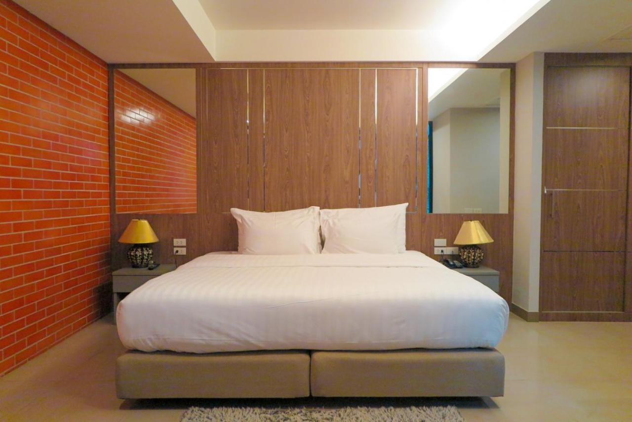 V20 Boutique Jacuzzi - Sha Extra Hotel Bangkok
