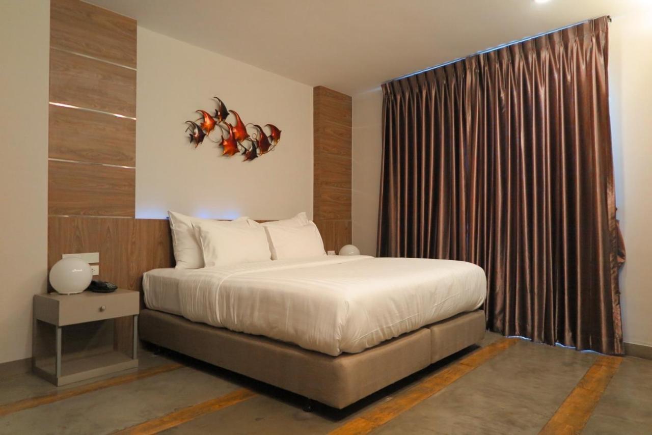 โรงแรม วี20 บูทิก จากุซซี่ โฮเทล 4*