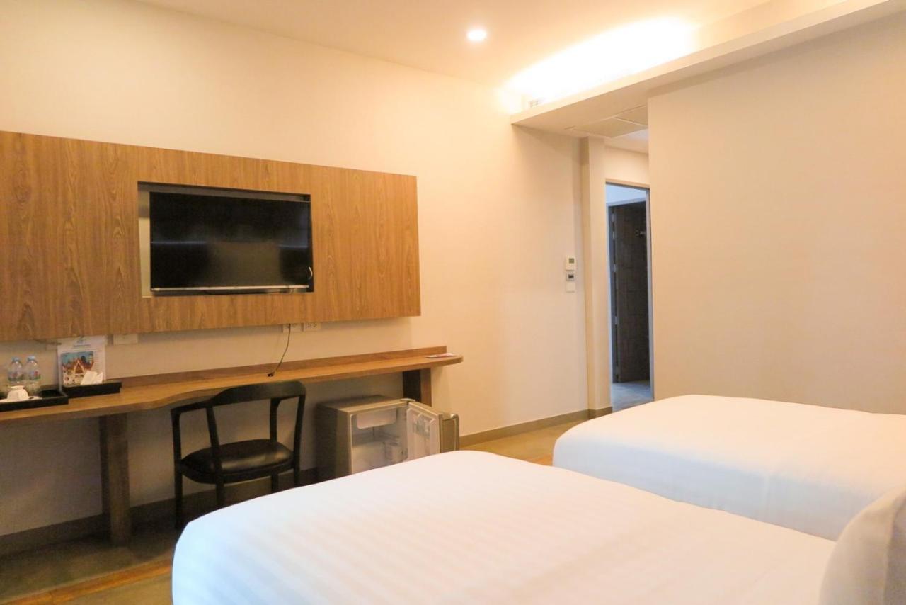 วี20 บูทิก จากุซซี่ โฮเทล โรงแรม