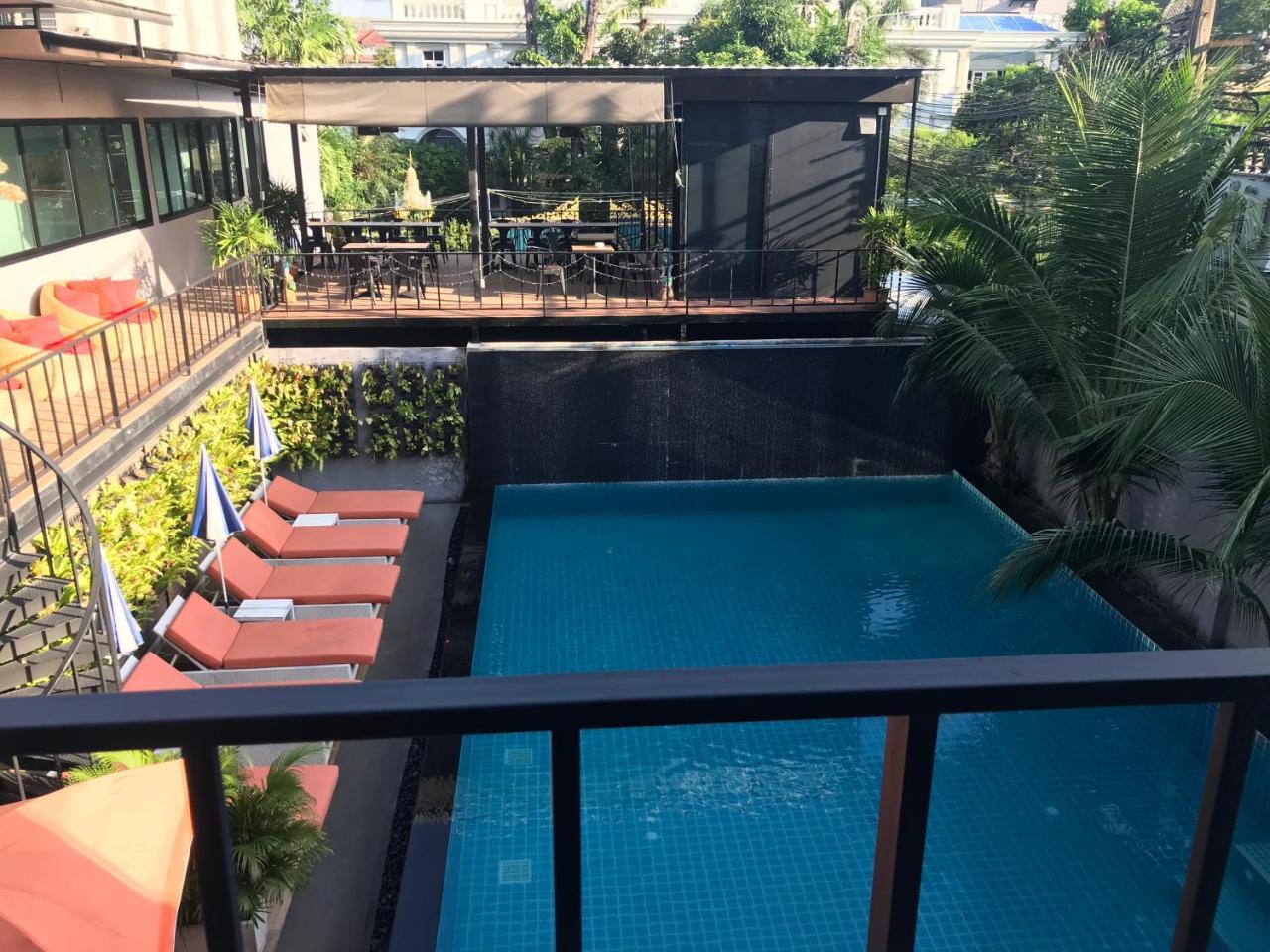 วี20 บูทิก จากุซซี่ โฮเทล โรงแรม 4*